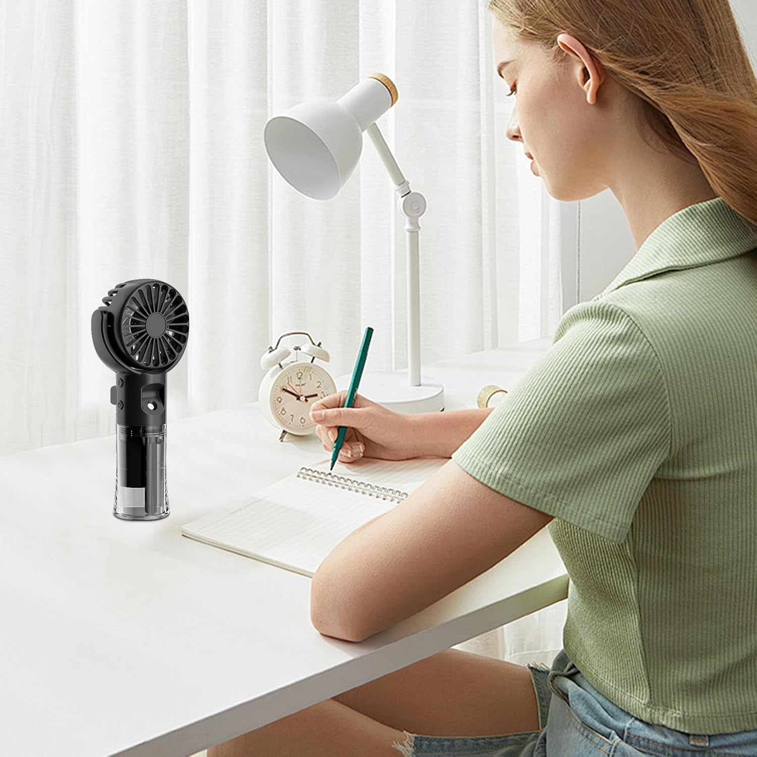 Mini Ventilator Portabil cu Spray Răcoritor